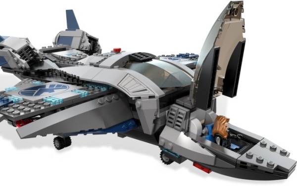 Klocki LEGO Quinjet i Powietrzne Starcie