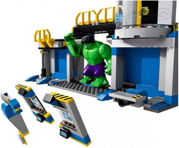 Klocki LEGO Zniszczenie laboratorium Hulka