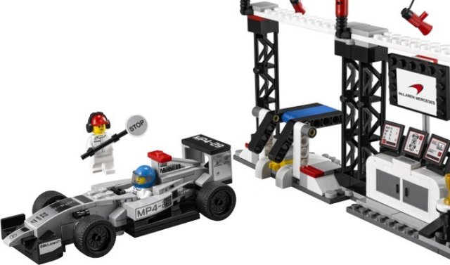 Klocki LEGO Pit Stop McLaren Mercedes